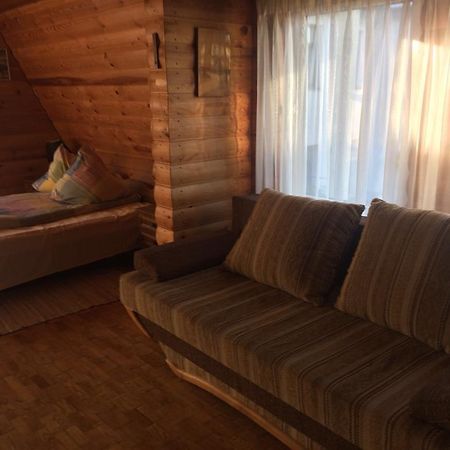 Готель Viesu Nams Mezu 13 Вентспілс Екстер'єр фото
